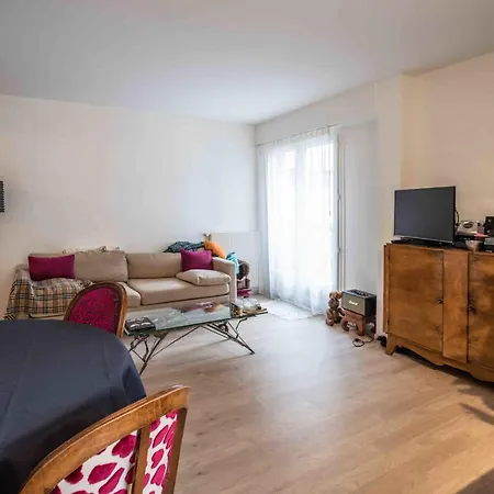 Super Cozy Near Notre Dame!